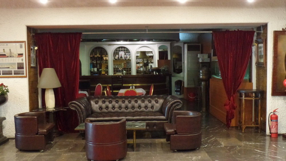 Cavo D' Oro Hotell Pireus Exteriör bild